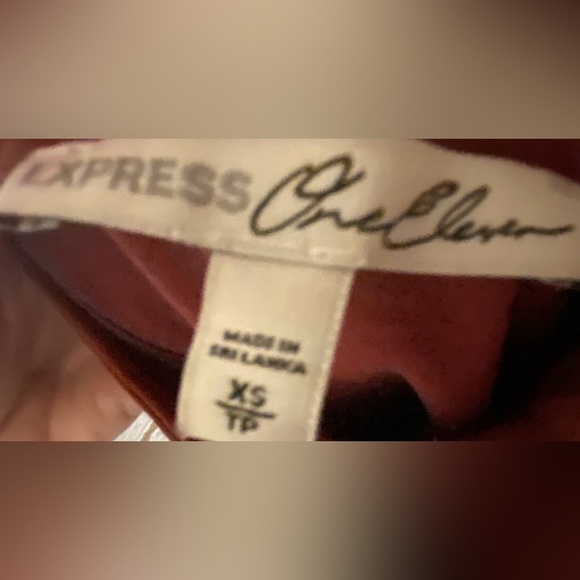 Express One Eleven Burgundy Cut out One Sleeve Top Women's Sz XS - Picture 8 of 11